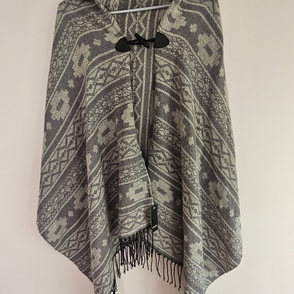 Massini Gray Patterned Hooded Cape